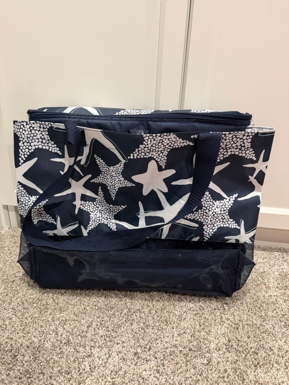 Thirty-One Sand N’ Shore Thermal Tote Navy Starfish Splash